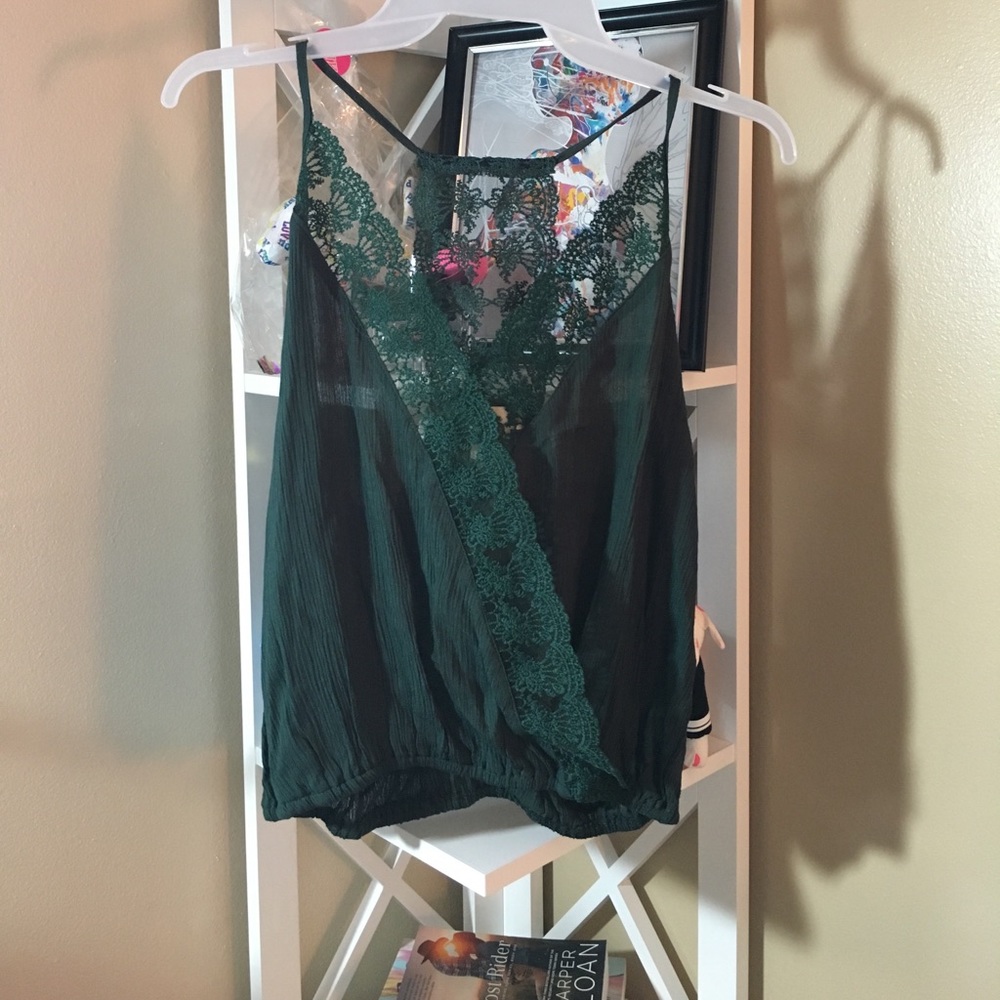 🔴Wet seal tank top