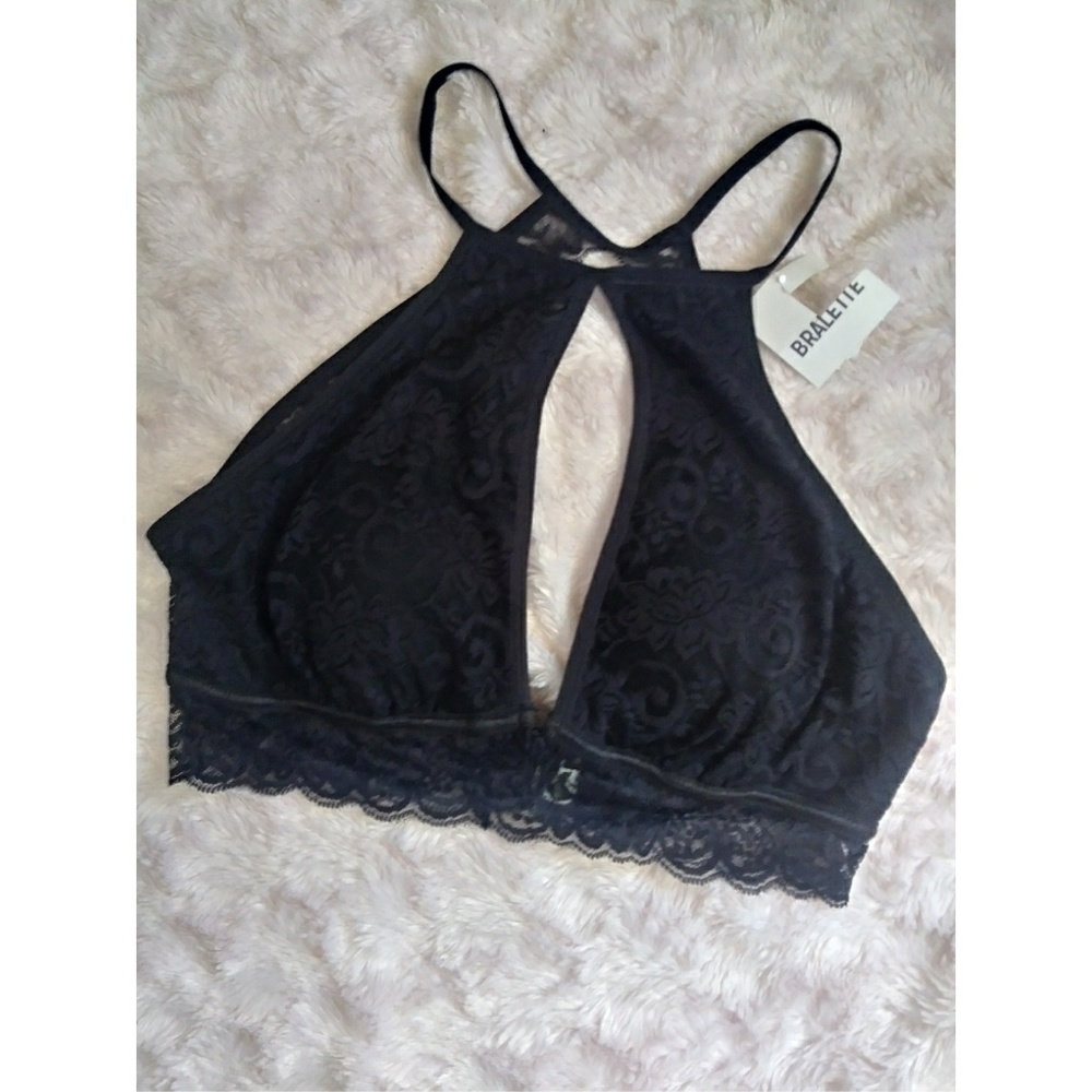 Black lace open clevage bralette
