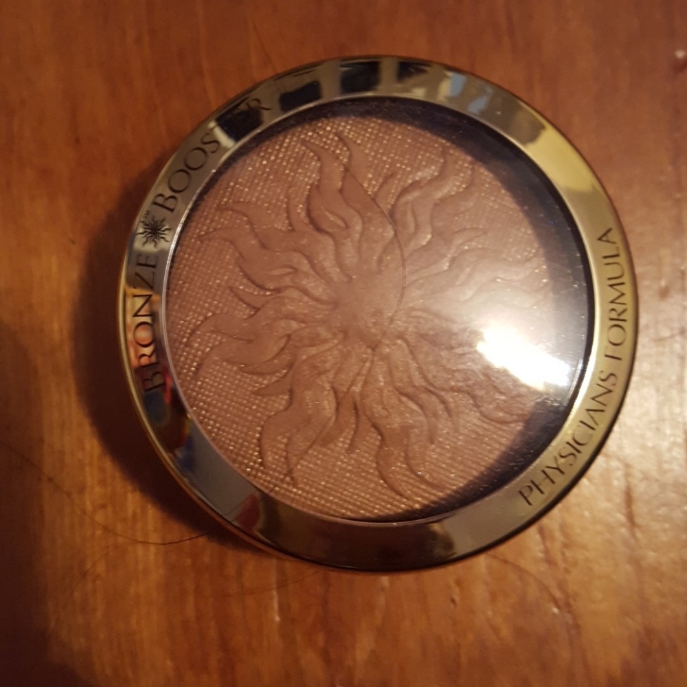Light to medium Bronzer