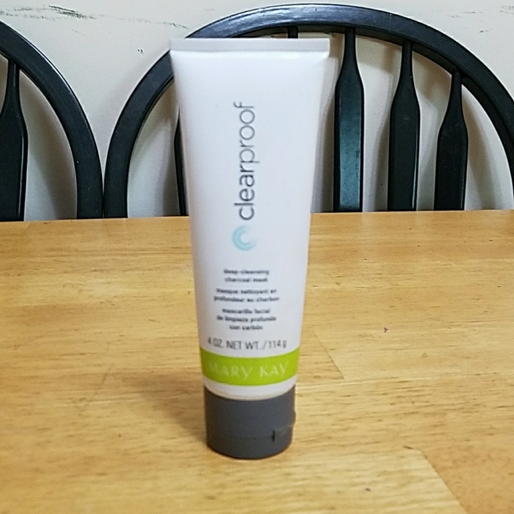 Deep-Cleansing Charcoal Mask