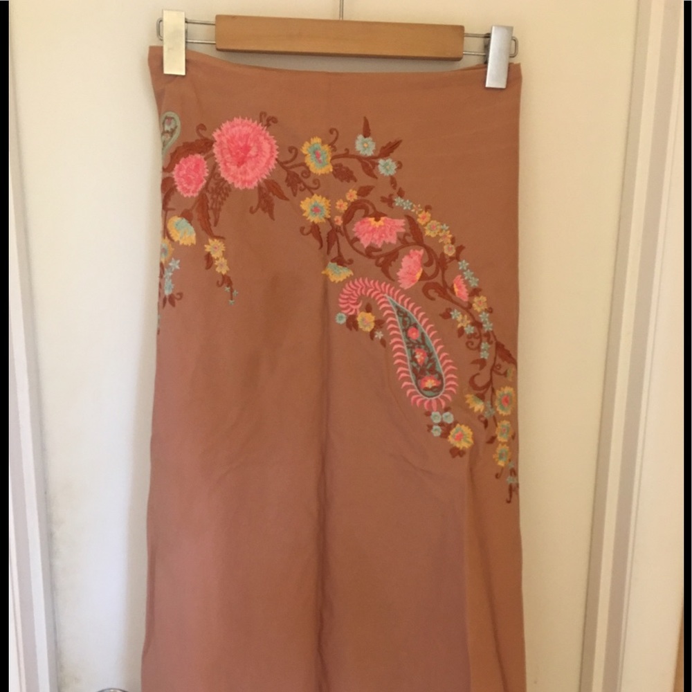 Gorgeous Anthropologie Embroidered Skirt