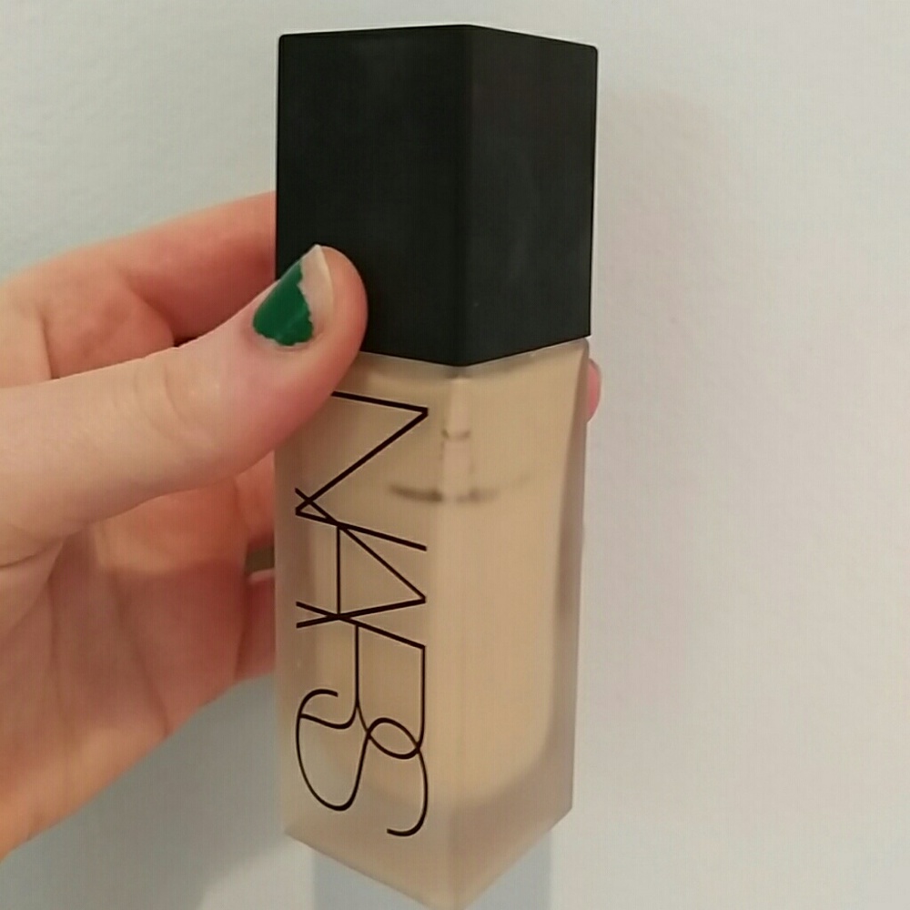 Nars All Day Luminous Foundation in Siberia
