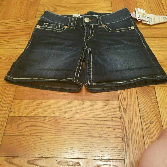 Seven7  jeans shorts  size 7 firm price - Picture 2 of 5