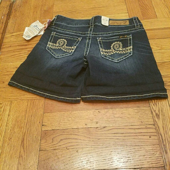 Seven7  jeans shorts  size 7 firm price - Picture 4 of 5