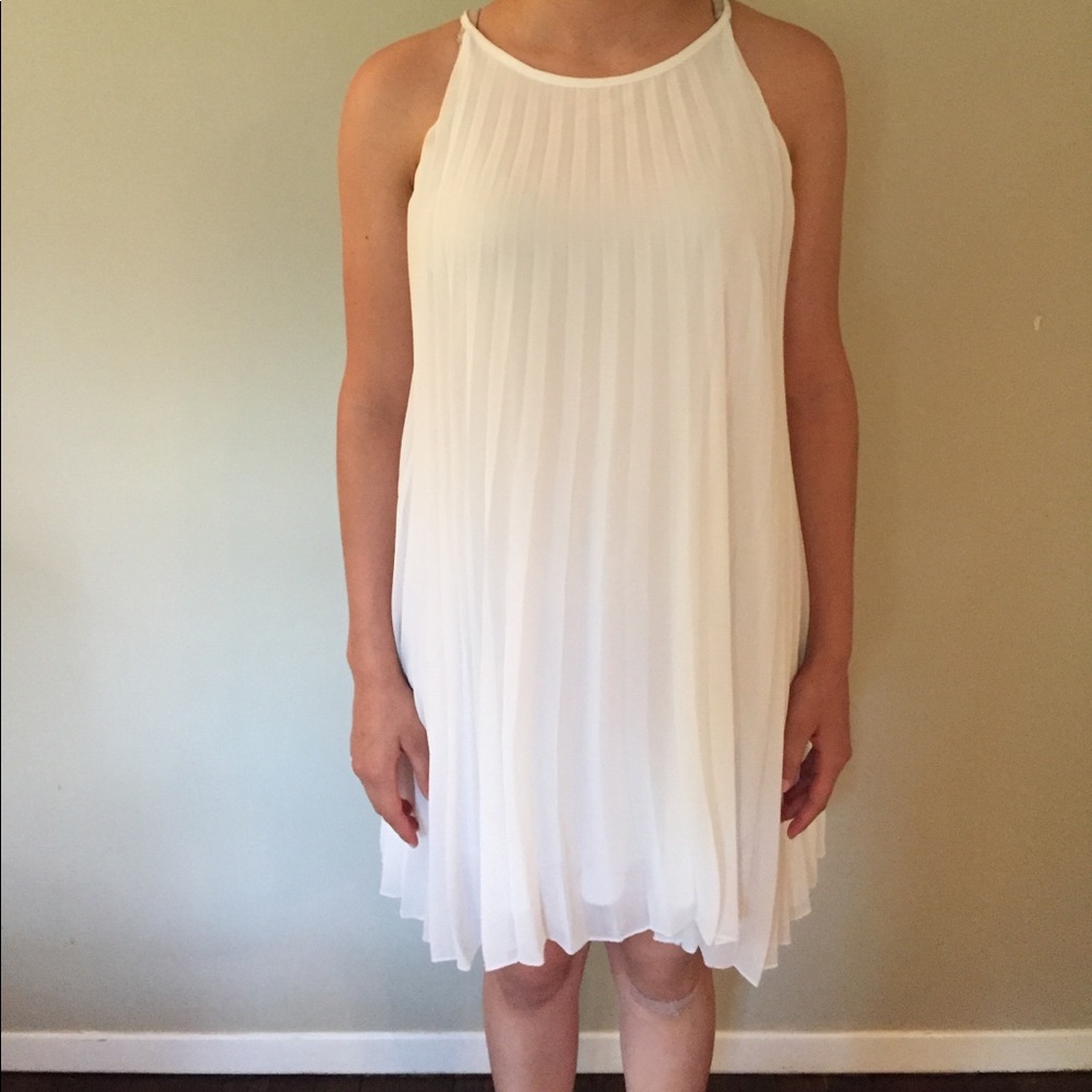 white pleated flowey dress