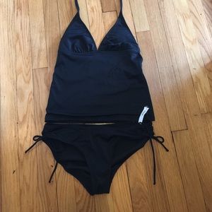 Black gap tankini