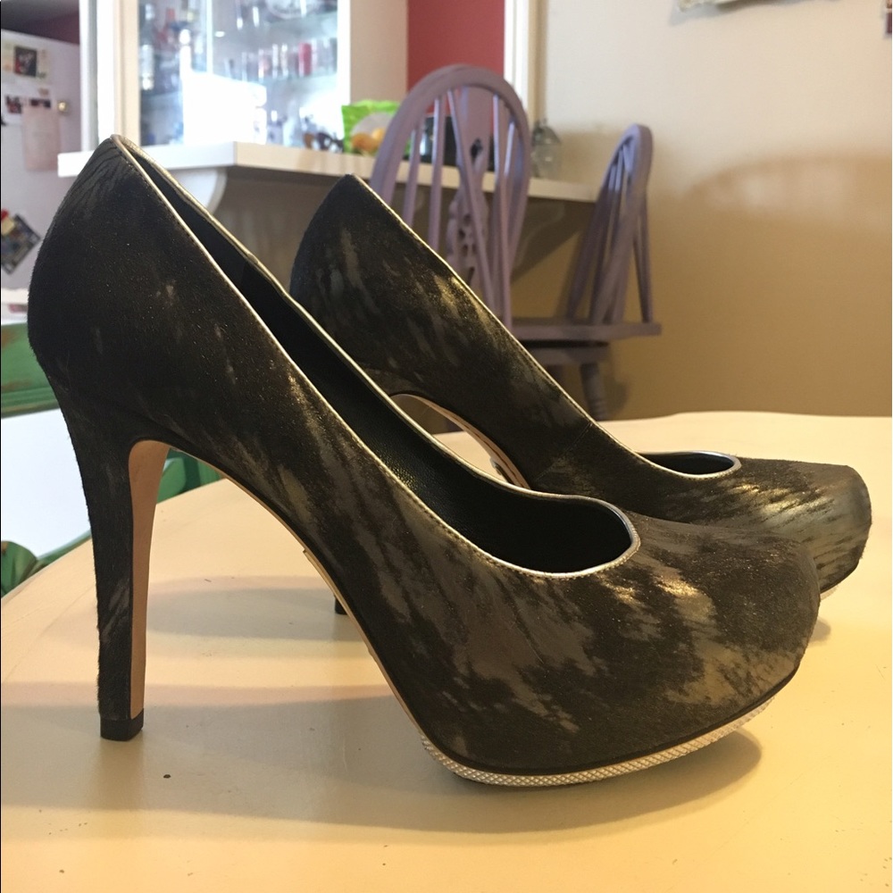LAST CALL 9/11/22 - Alejandro Ingelmo Silver Gun Metal Grey Leather Heels