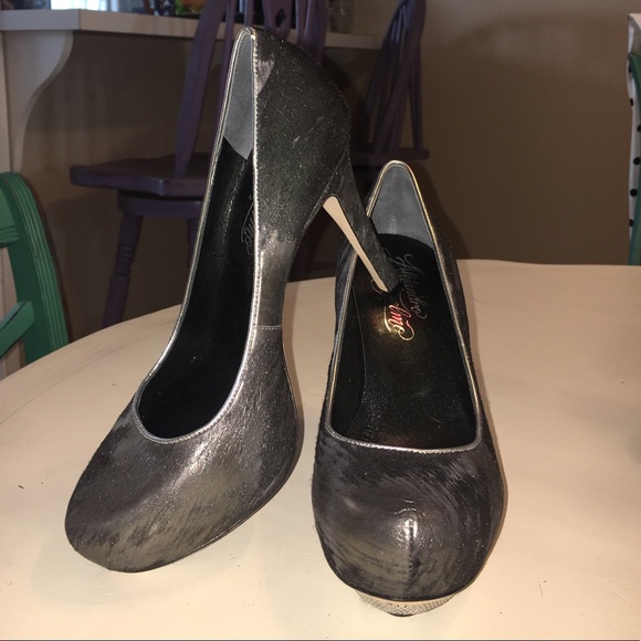 LAST CALL 9/11/22 - Alejandro Ingelmo Silver Gun Metal Grey Leather Heels - Picture 6 of 8