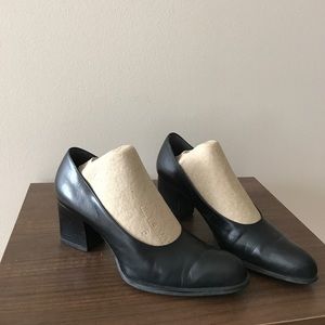 Black leather box heel pump
