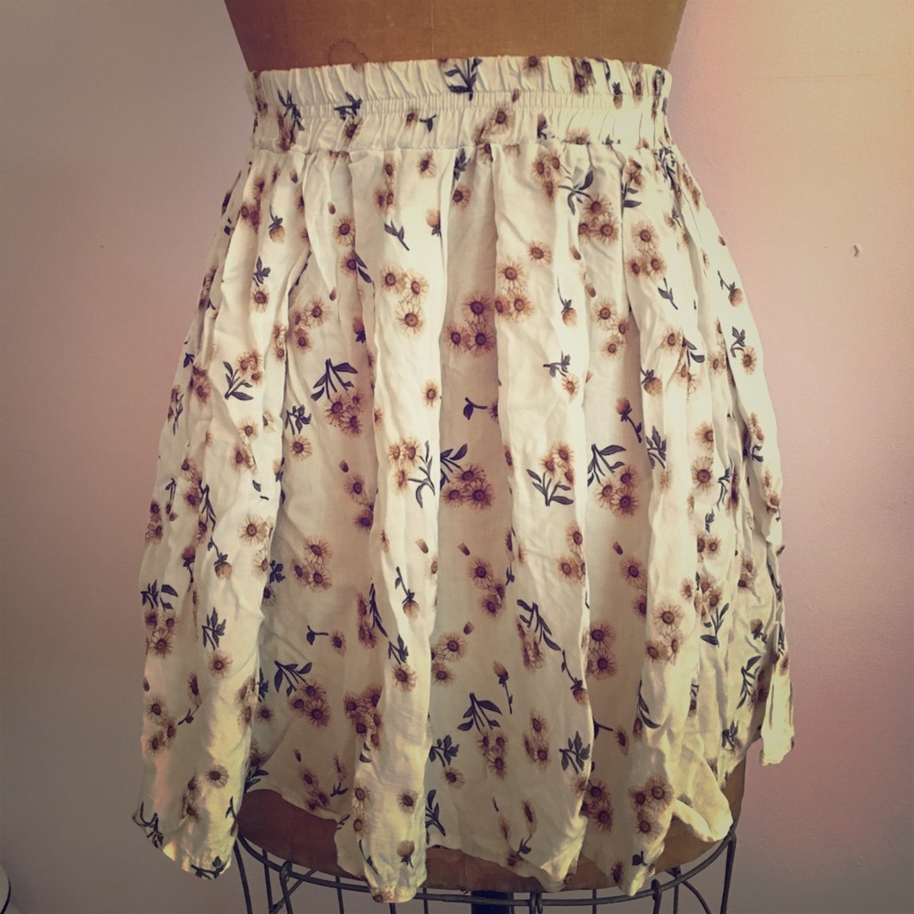 Brandy Melville sunflower skirt