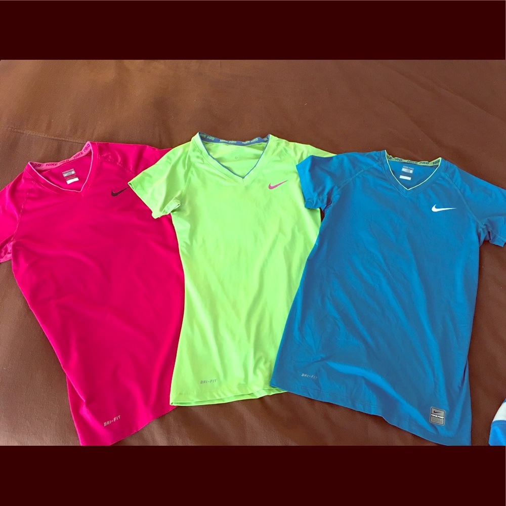 3 like new NIKE PRO athletic vneck tops tees Small