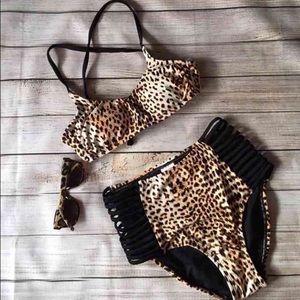 NWOT High waisted bikini/ two pieces swimsuit