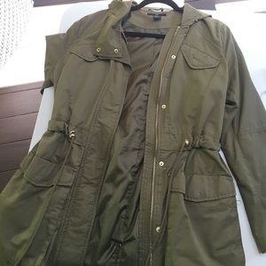 🎉SALE🎉 NWOT H&M Army Green Raincoat