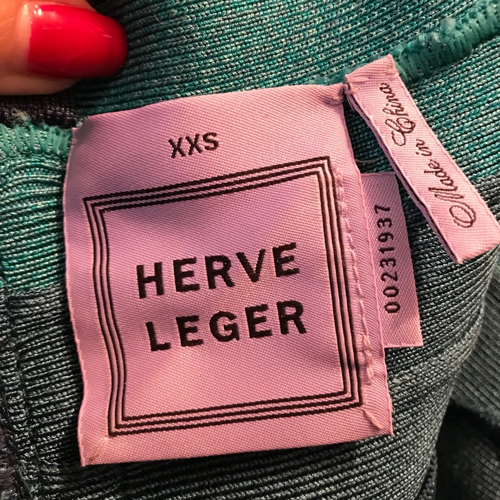 🎉HP💌 Herve Léger "Johanna" Ombré Bandage Dress - Picture 8 of 8