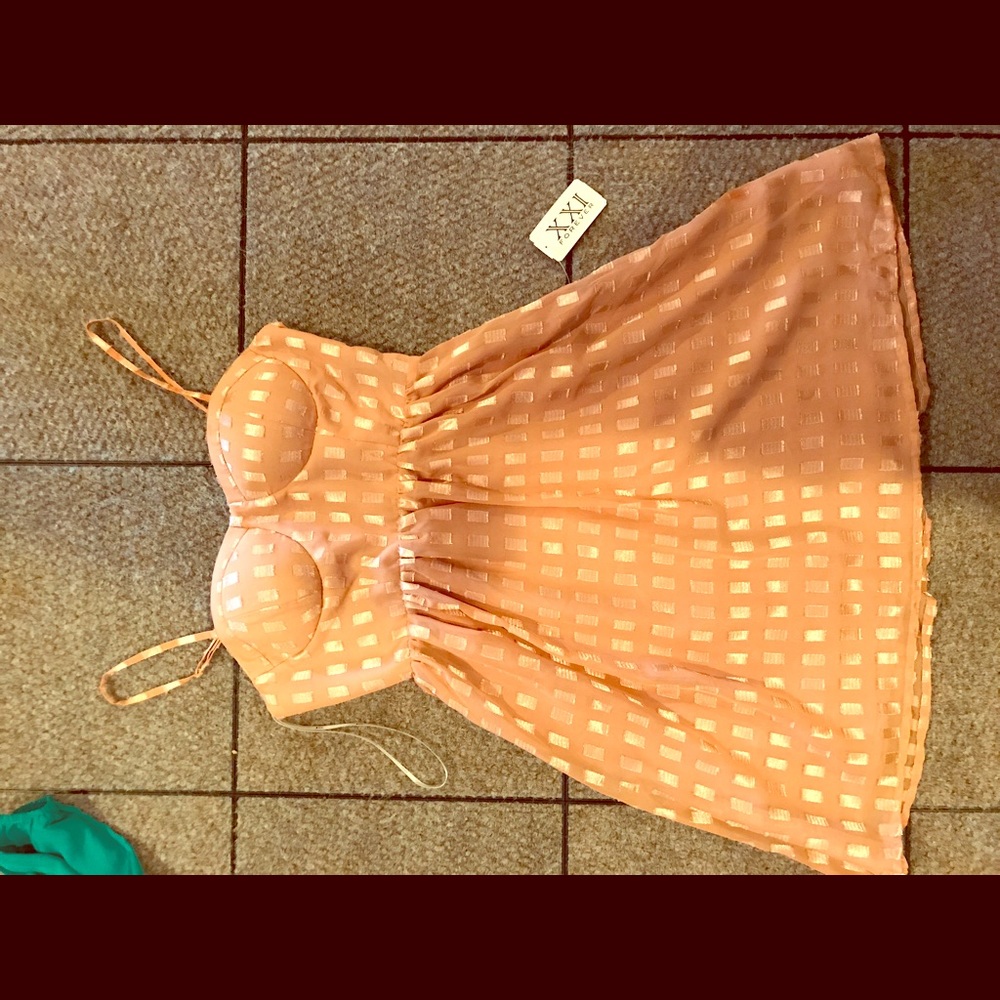 Forever 21 tan dress size small