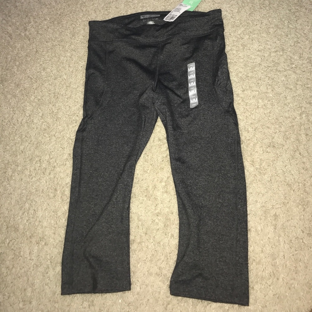 NWT Forever 21 cropped leggings