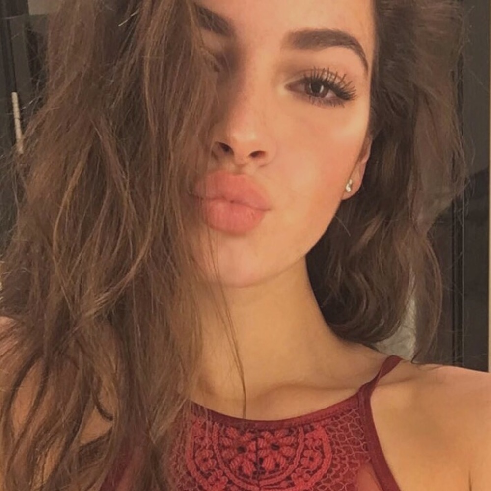 Meet your Posher, Abbi