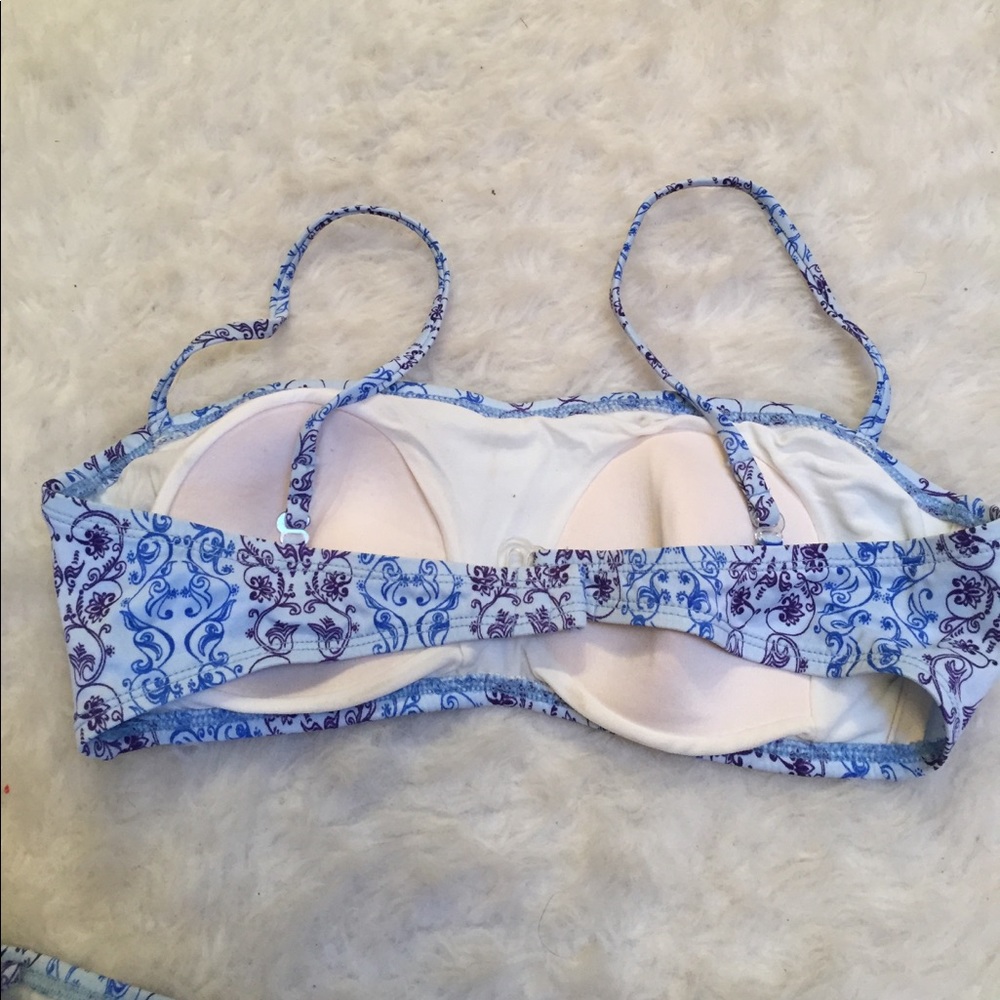 Blue bikini - Picture 2 of 3