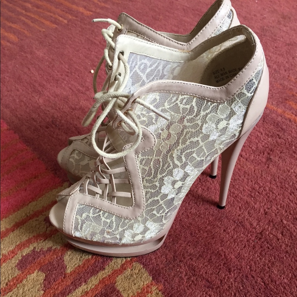 Privileged nude platforms sz 6.5 this is sold