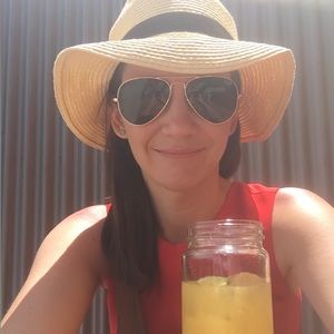 Meet your Posher, Leigh anne