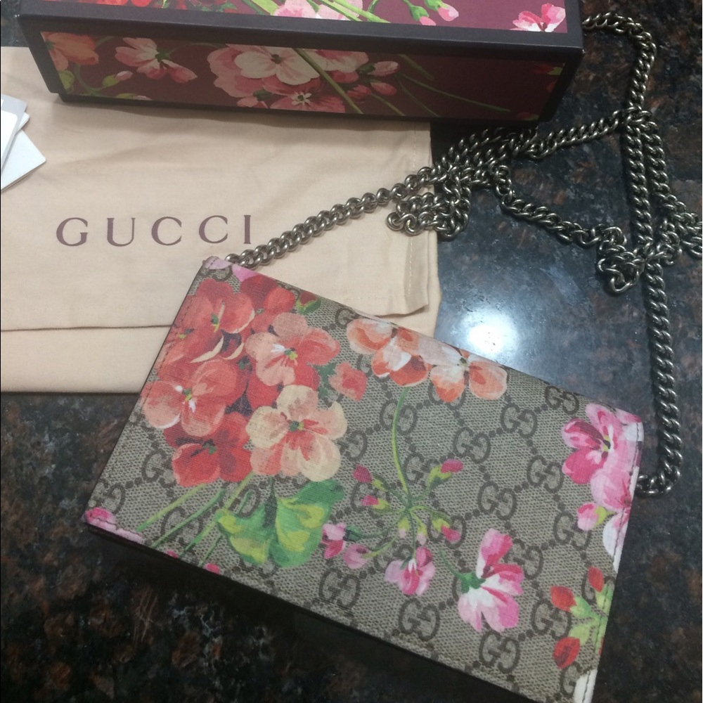 Gucci Blooms Supreme Chain Wallet, Multi Rose