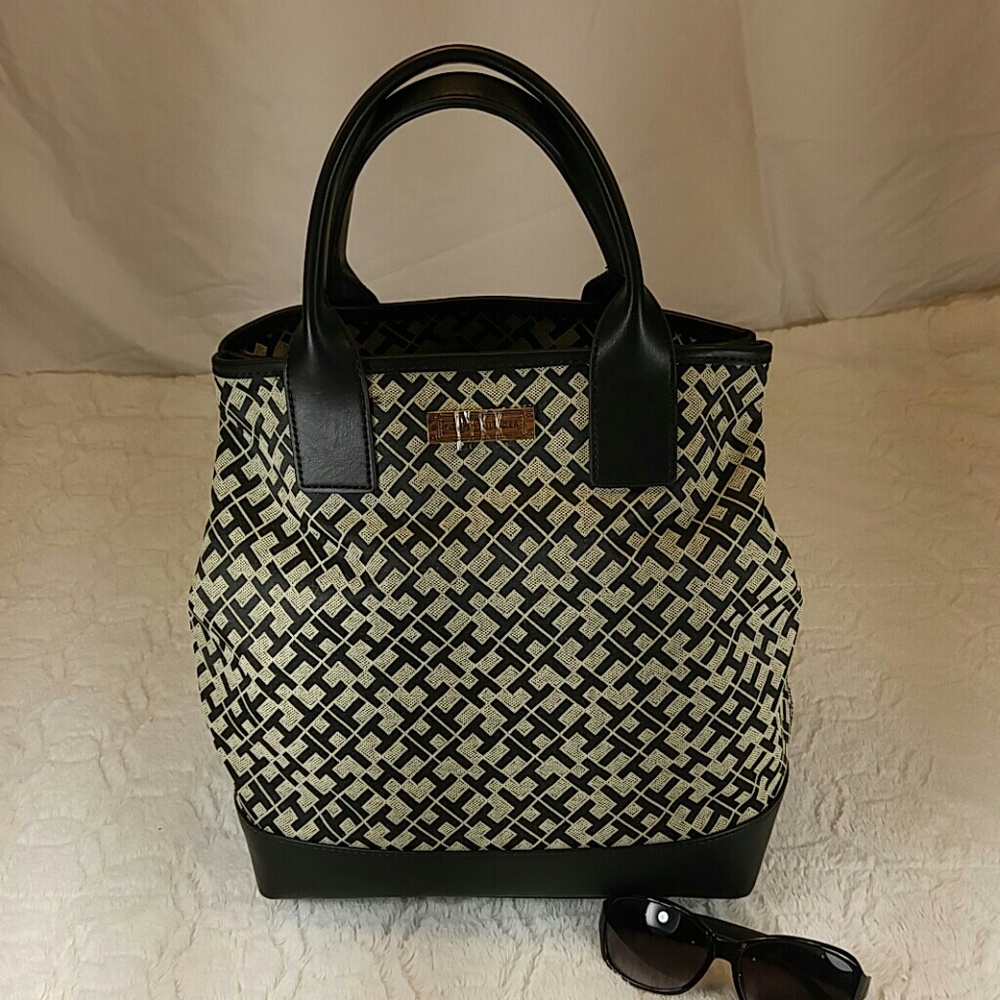 Tommy Hilfiger Tote/Backpack NWT