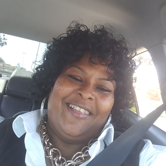 Meet your Posher, Tracie - Picture 1 of 1