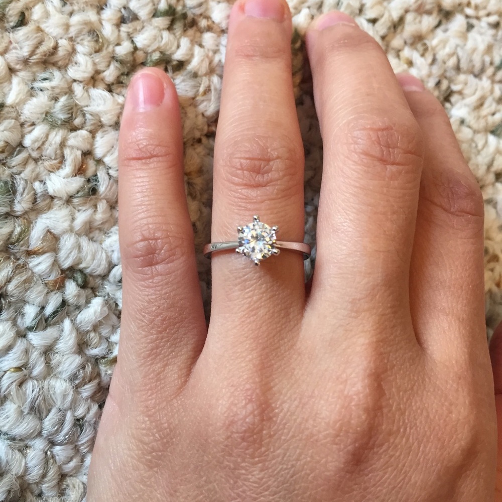 18K White Gold Ring