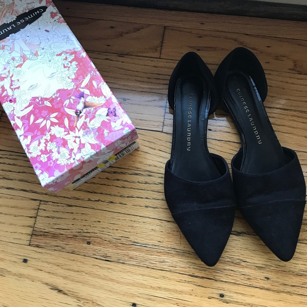 Chinese Laundry Black Flats.