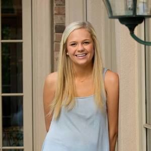 Meet your Posher, Elizabeth