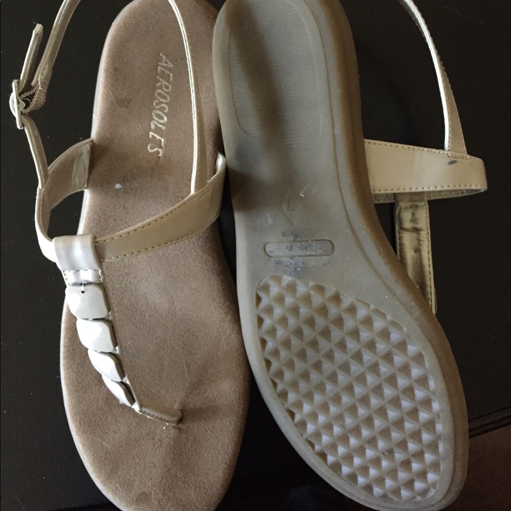 Aerosol sandals