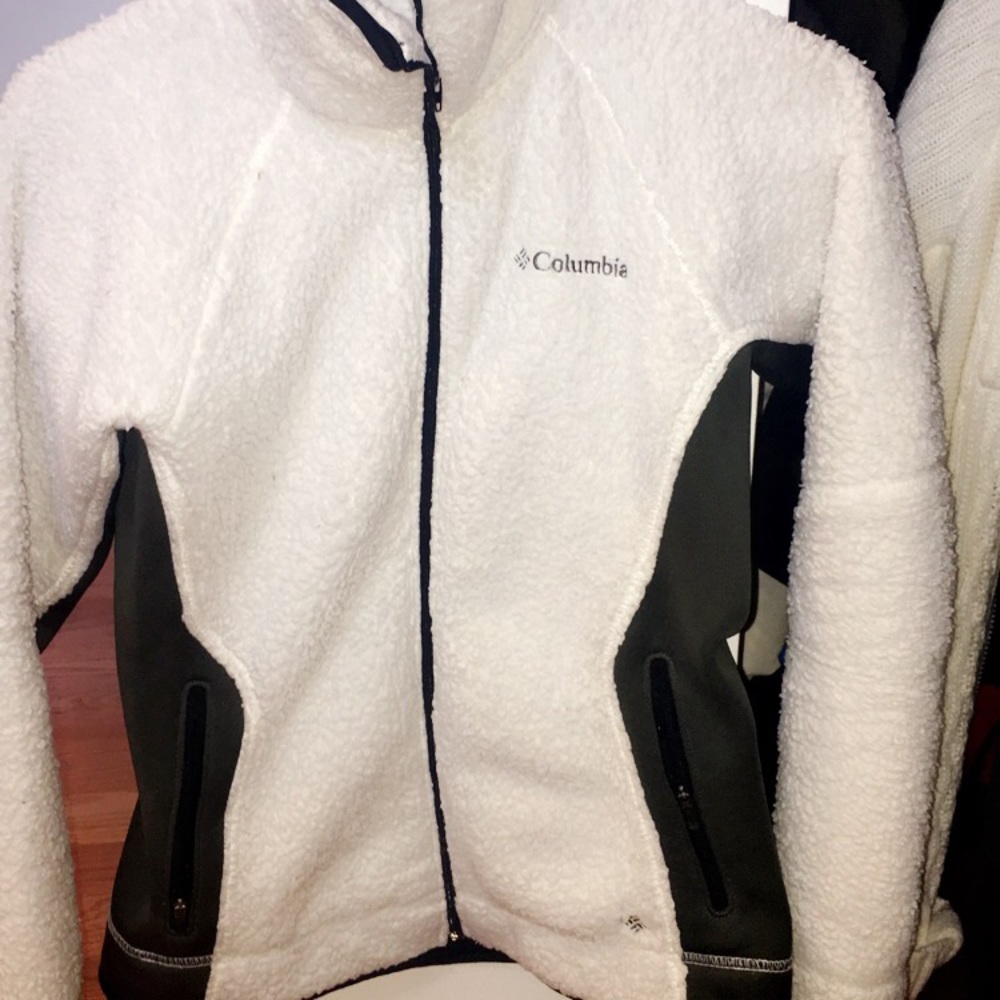 COLUMBIA- WHITE FLEECE JACKET