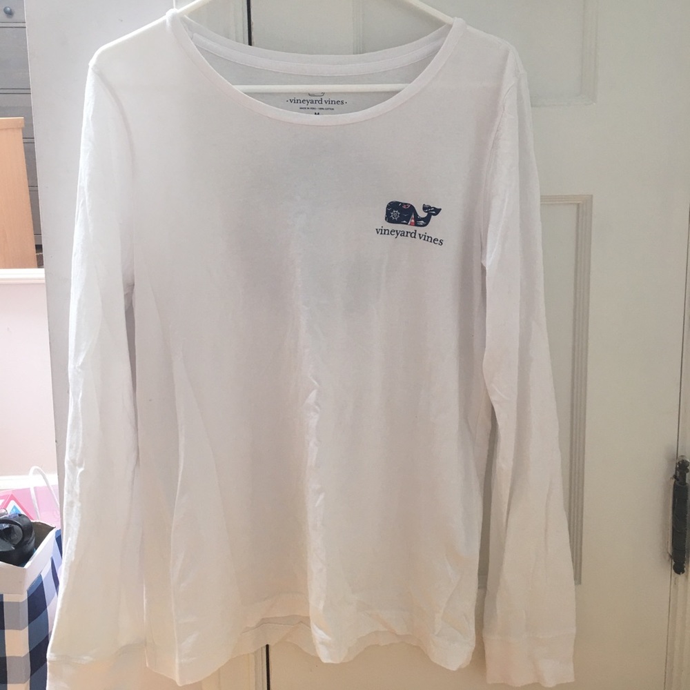 Vineyard vines top