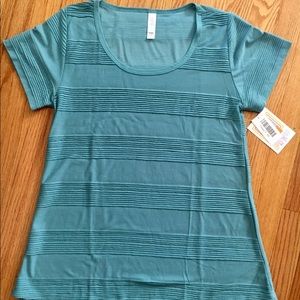 BNWT XS Lularoe Classic T
