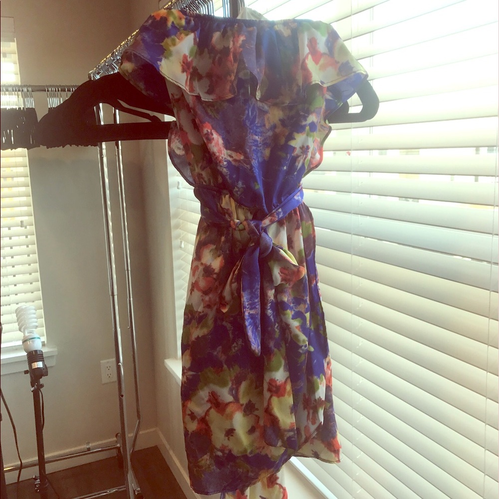 Beautiful strapless dress!