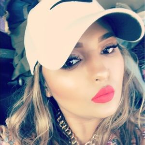 Meet your Posher, Adriana