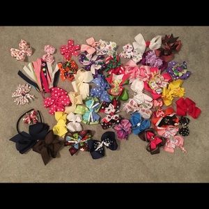 Lot of Little girl hair bows in EUC