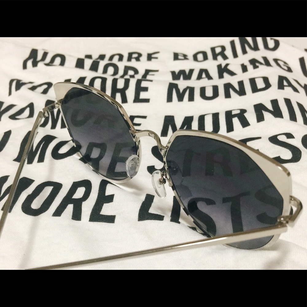 😎Brand new Sunglass shades--Great for Summer!
