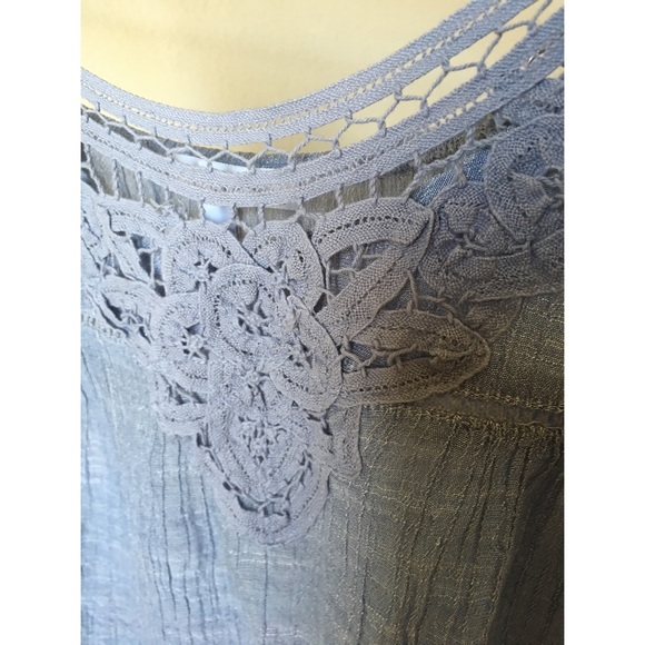 Delias Tank Top - Picture 3 of 3