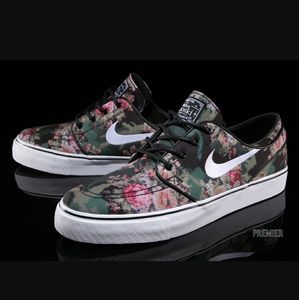 ❌SOLD❌Nike Zoom Stefan Janoski Digi Floral