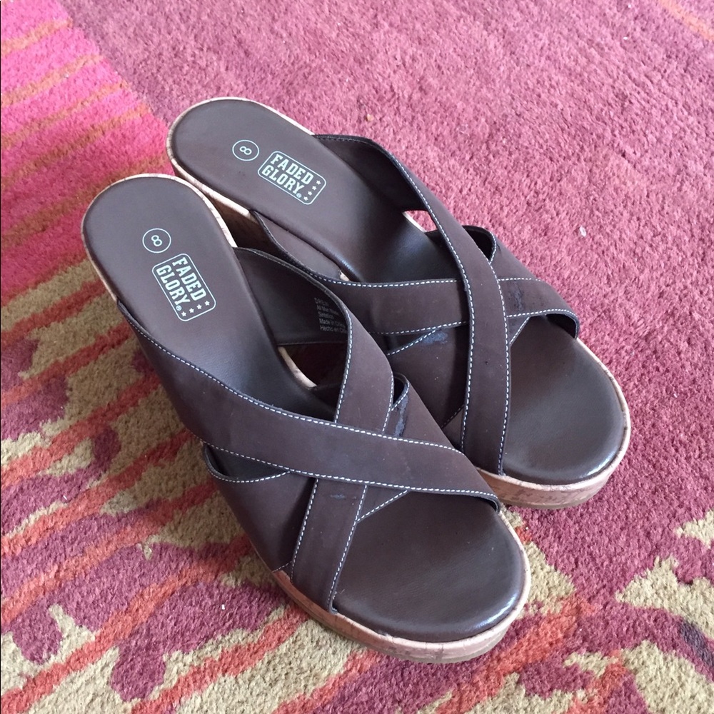 BNWOT Faded Glory platform wedge sandals size 8