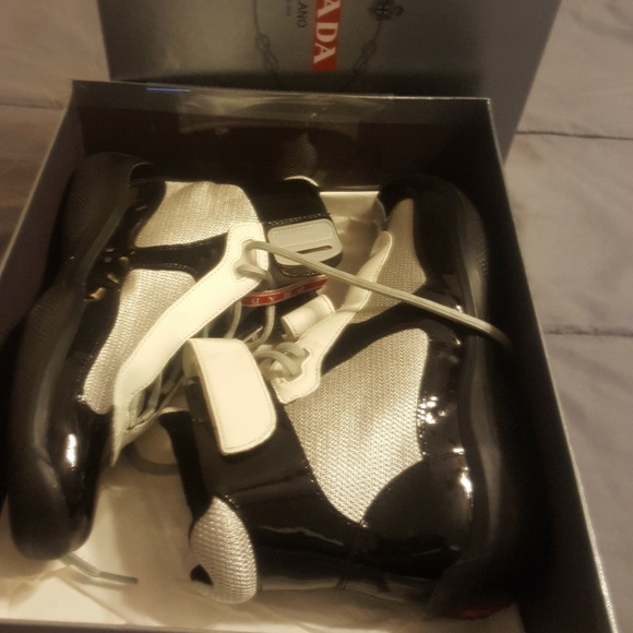 Men's Prada sneakers size 10 - Picture 3 of 3