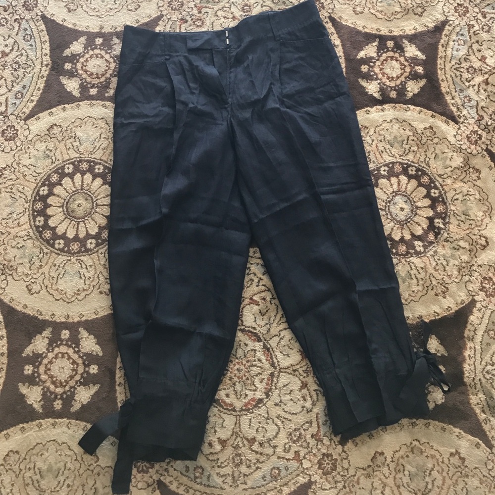 Elie Tahari Navy blue Capri pants
