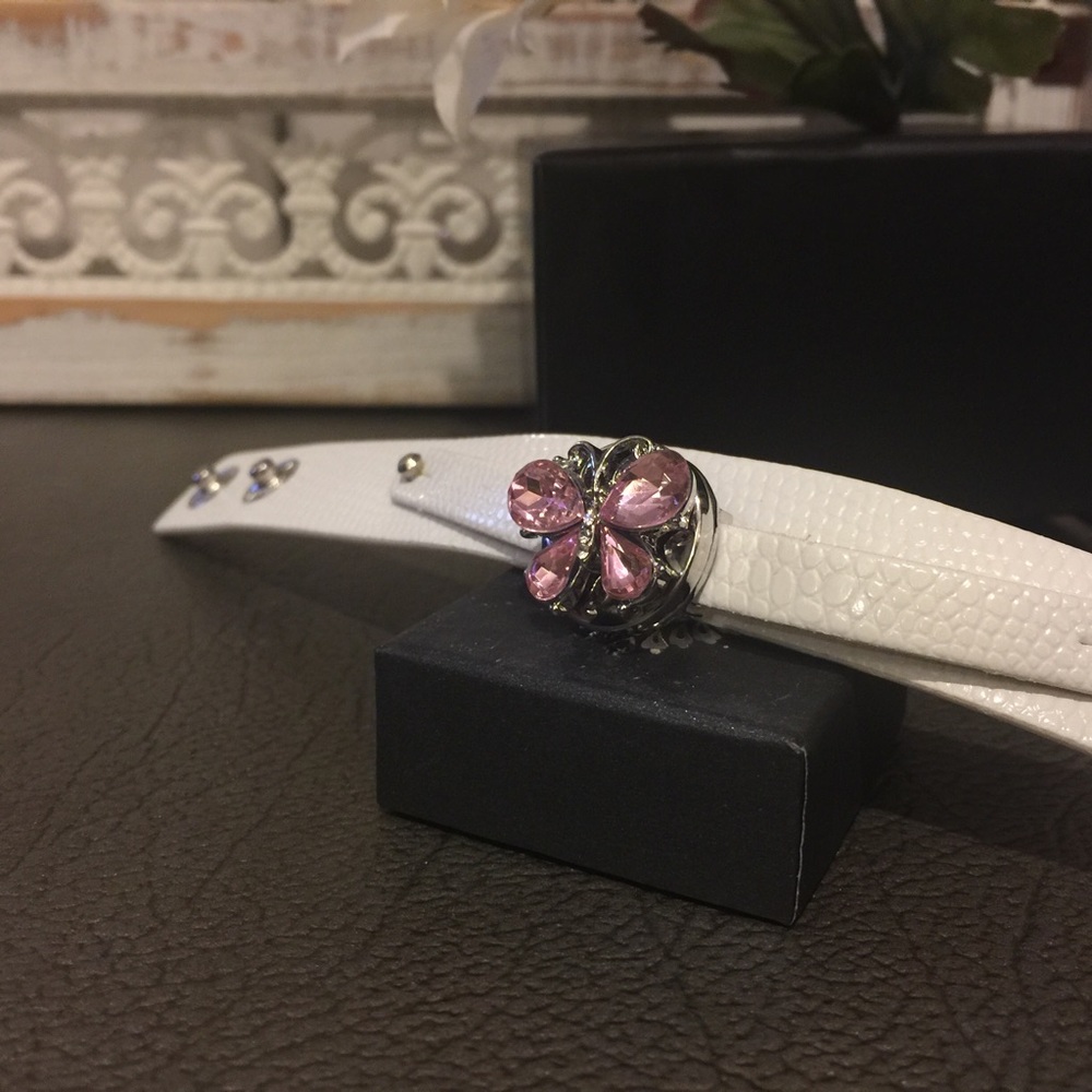 White PU Leather Adj Bracelet 18/20MM Snap Buttons