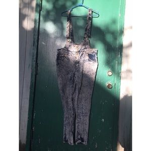 Crazy cool 80's acid washed overalls! 😱