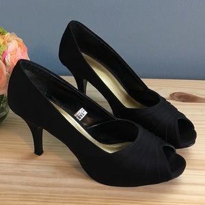 Mossimo | Formal Peep Toe Heels