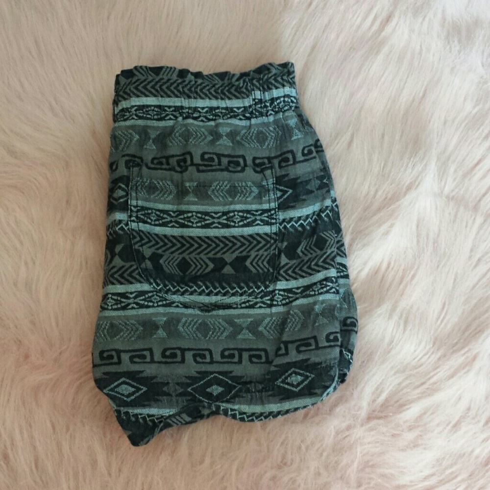 Aztec shorts - Picture 3 of 3