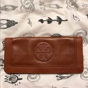 Tory Burch Bags - Tory Burch clutch Tory Burch Bags - Tory Burch clutch