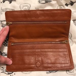 Tory Burch Bags - Tory Burch clutch Tory Burch Bags - Tory Burch clutch