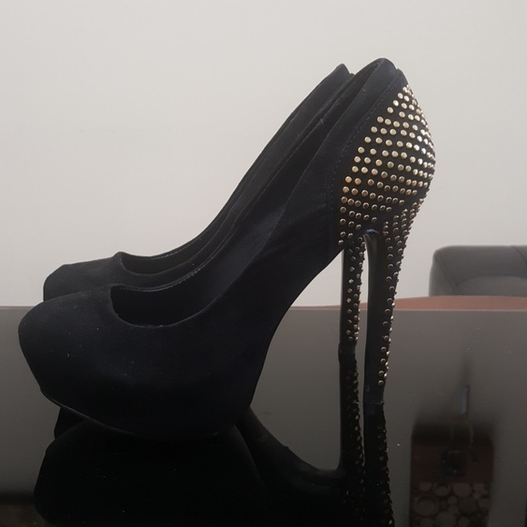 Heels - Picture 2 of 4